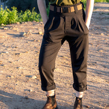 Load image into Gallery viewer, Lynt Pleated Trousers Black