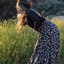 Load image into Gallery viewer, Lynt Long Sleeve Pocket Top in Black