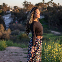 Load image into Gallery viewer, Lynt Long Sleeve Pocket Top in Black