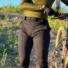 Load image into Gallery viewer, Lynt Trail Pants in Black