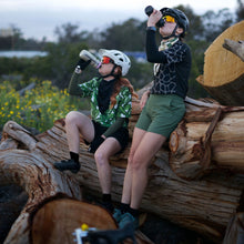 Load image into Gallery viewer, Lynt Crop Tee in Banana Leaf
